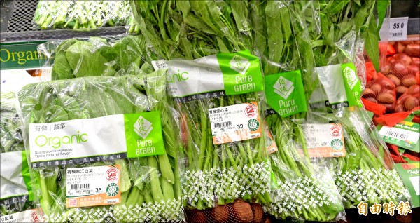 政院啟動蔬果價格聯合稽查，發現市售青江菜與空心菜價格稍高。

（記者張嘉明攝）