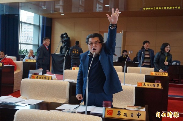 台中市政府規劃明年增設運動健康局和數位治理局，經過討論，李中（圖）最後裁示，通過成立運動健康局，數位治理局則退回。（資料照，記者黃鐘山攝）