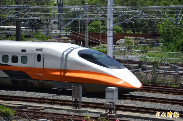 高鐵今日將加開站站停全車自由座（商務車廂除外）列車。（資料照，記者侯承旭攝）