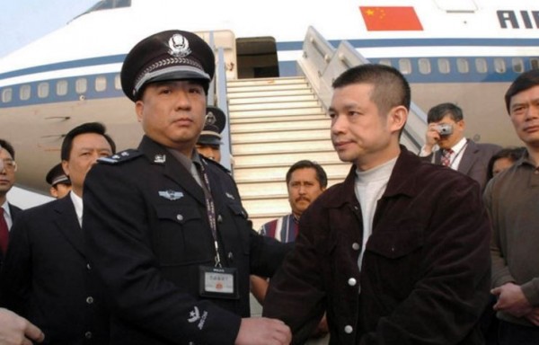 中國中央紀律檢查委員會昨天公佈近3年來的海外打貪成果，截至今年9月，共從海外國家逮回2210人，並成功追回贓款人民幣79.94億元。（圖擷取自中國網路）