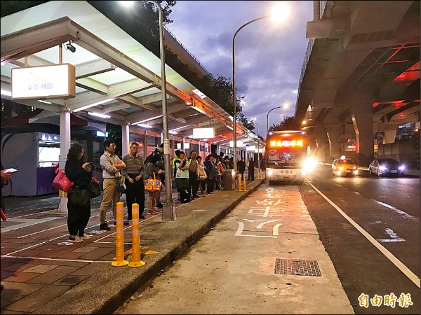 國道客運林口1210線明起改到北車北二門停靠 地方 自由時報電子報