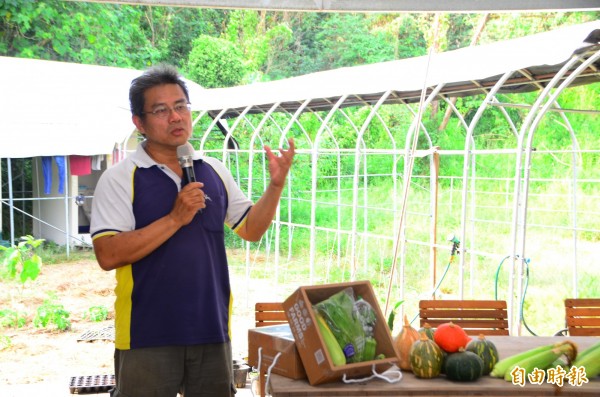 周俊吉致力推動有機農業，獲選2017全國神農獎。（記者吳俊鋒攝）
