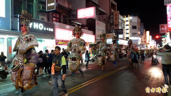 台東元宵遶境的本質是各宮廟主神出巡，保境安民。（記者黃明堂攝）