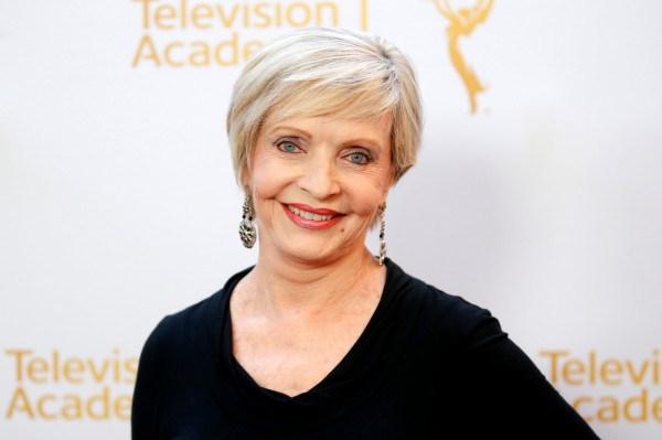 美國資深女星韓德森（Florence Henderson）心臟衰竭辭世，享年82歲。（路透）