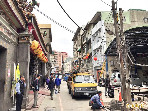 市府拓寬慈惠二街，平均每坪土地成本高達一六八．五五萬元。
（記者謝武雄攝）