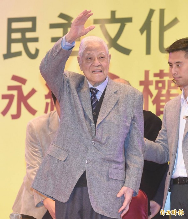 前總統李登輝出席台灣教授協會募款餐會。（記者廖振揮攝）