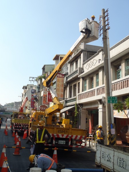 台電加緊趕工，完成哈瑪星電纜地下化工程第一階段。（記者葛祐豪攝）