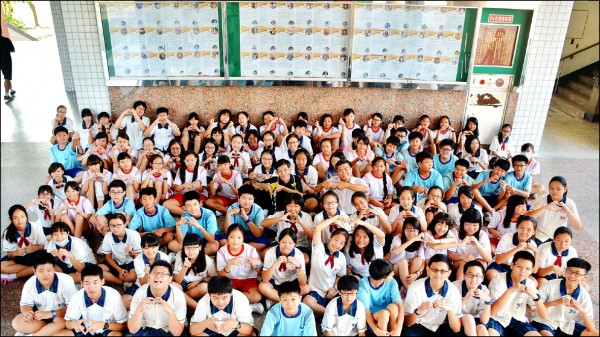 中正國中本學期起延後20分鐘上學，校方認為學生上學更有精神。（翻攝自中正國中臉書）