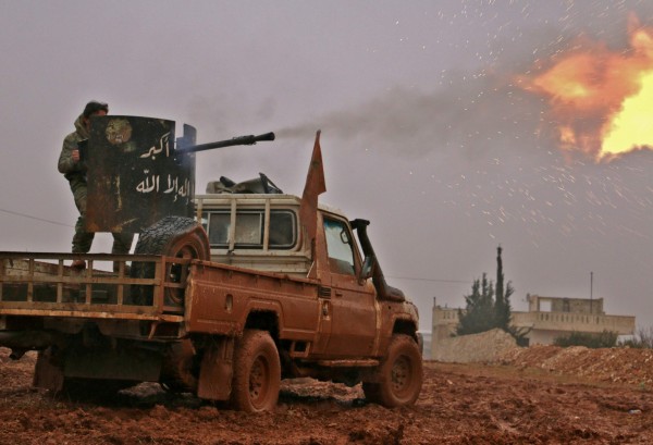土耳其部隊在敘利亞北方城鎮與極端武裝組織伊斯蘭國交火，衝突造成土軍14名士兵陣亡與33人受傷。（法新社）