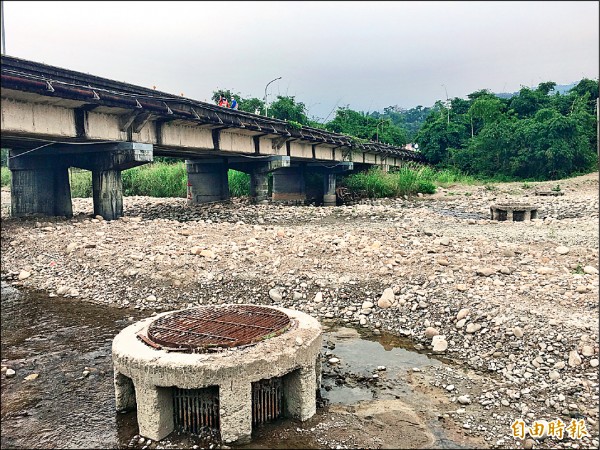 古坑崁頭厝圳是日治時期在台興建的第一座豎井式伏流水集水廊道，具有歷史意義及價值。（記者黃淑莉攝）