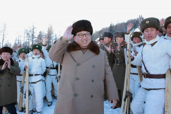 前北韓駐英公使太永浩指出，金正恩體制內部正在腐蝕，北韓人白天高呼金正恩萬歲，晚上就躲在被窩裡偷看韓劇。（路透）