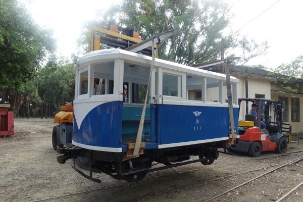 台糖烏樹林園區的巡道車111號。（記者黃佳琳翻攝）