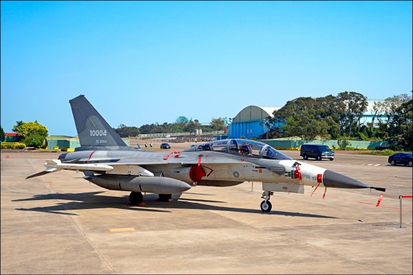 為落實國防自主、推動國機國造，空軍今起復編航發中心。圖為我國自行研製IDF經國號戰機的原型機。（資料照）