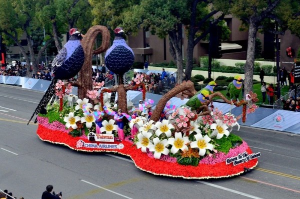 華航今年以「再現台灣之美」花車參展，獲美國玫瑰花車遊行首獎。（華航提供）