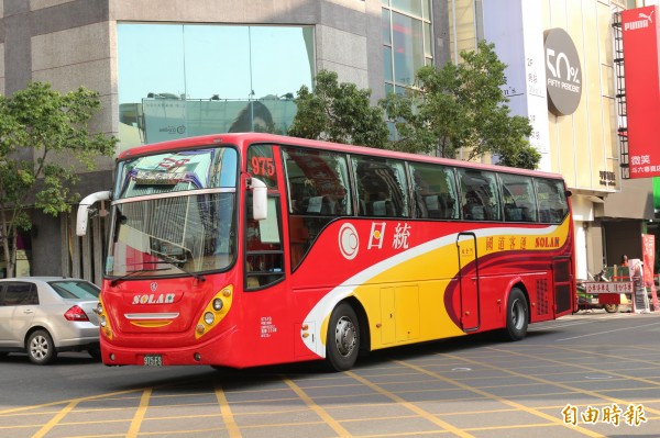 日統客運被高鐵打敗，由板橋站發車，經由國3到雲嘉的4條路線，春節後將停駛。（記者詹士弘攝）