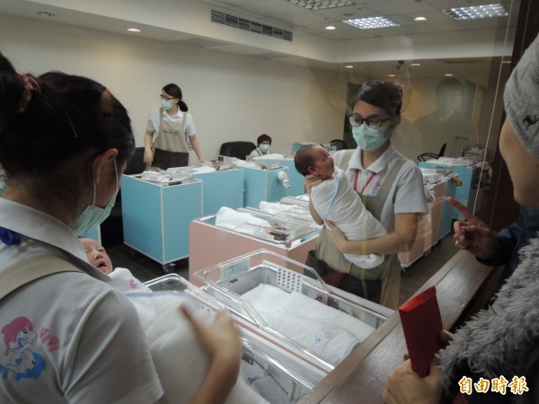 新竹市人口數明年5月可望超過44萬人，也就是明年底的市議員選舉將會新增一席市議員，且可能落在東區轄內，將成為兵家必爭的超級選區。（記者洪美秀攝）