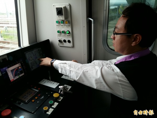 透過即時影像系統，機捷司機員、行控中心可即時掌握車廂狀況。（記者鄭淑婷攝）