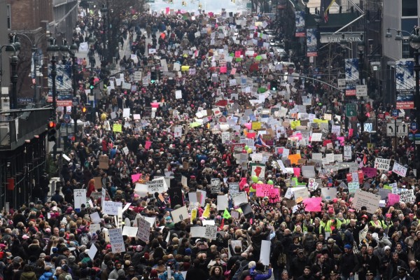 全球有近500萬人參與反川普遊行。（路透）
