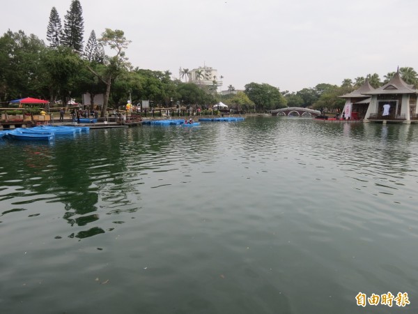 台中公園日月湖清淤完成，重現市民眼中（記者蘇金鳳攝）