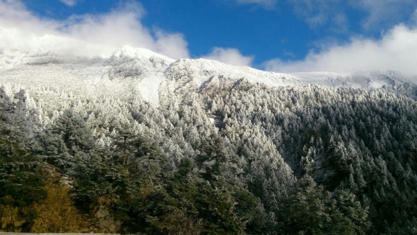 玉山今清晨下雪。圖為玉山。（資料照，玉管處提供）