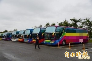 遊覽車示意圖，與文無關。（資料照，記者吳俊鋒攝）