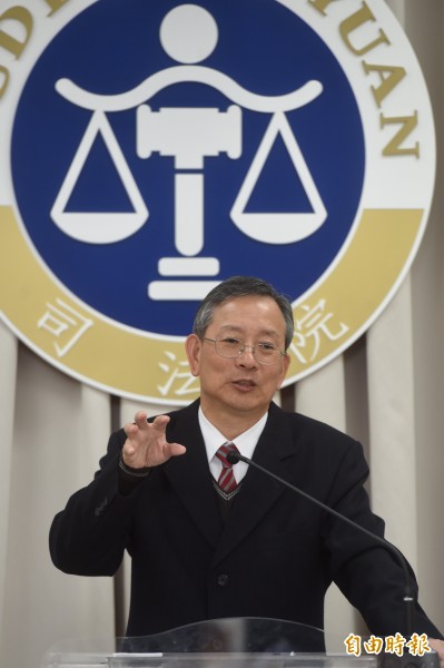 司法院秘書長呂太郎18日召開司法改革記者會，提堅守人權保障價值、確保司法正義實現、建構弱勢友善審判程序等七大改革方案。（記者簡榮豐攝）