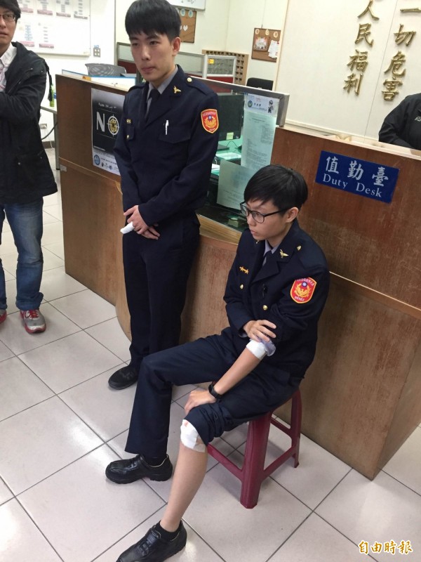 男警王冠詠與女警林雨漩攔檢郭男時，受傷。（資料照，記者陳恩惠攝）