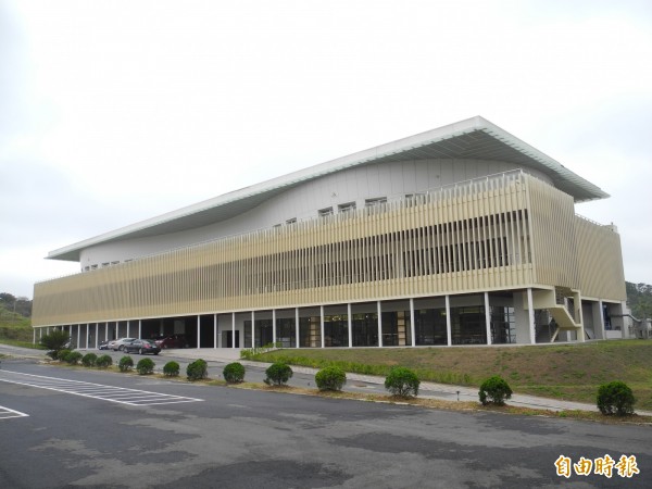 福祿壽殯葬園區簡報指出，園區殯儀館面積約3218坪。（記者許展溢攝）