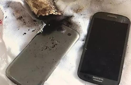 發生爆炸的手機。（圖擷取自騰訊新聞）