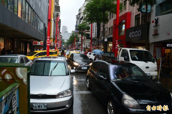 台北市西門町1棟8層樓高的住商混合大樓，於今日凌晨1時左右發生火災。圖為西門町街景，與本新聞無關。（資料照，記者王藝菘攝）