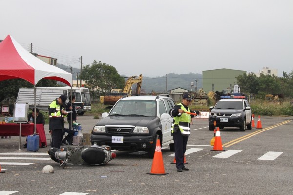 精進專業技能，苗警辦「交通事故處理評比」競賽。（圖由警方提供）