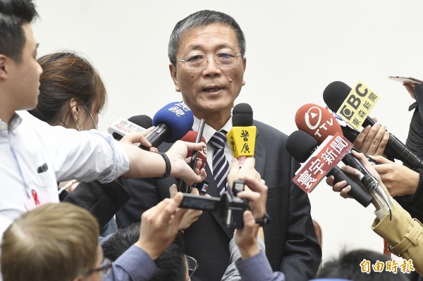 林德福表示,他規劃六都各擁有一支屬地職棒球隊,希望半年內就能定案。(資料照,記者陳志曲攝) 林德福表示,他規劃六都各擁有一支屬地職棒球隊,希望半年內就能定案。(資料照,記者陳志曲攝)