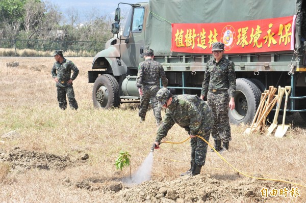 護樹列入進駐部隊測考項目。（記者蔡宗憲攝）