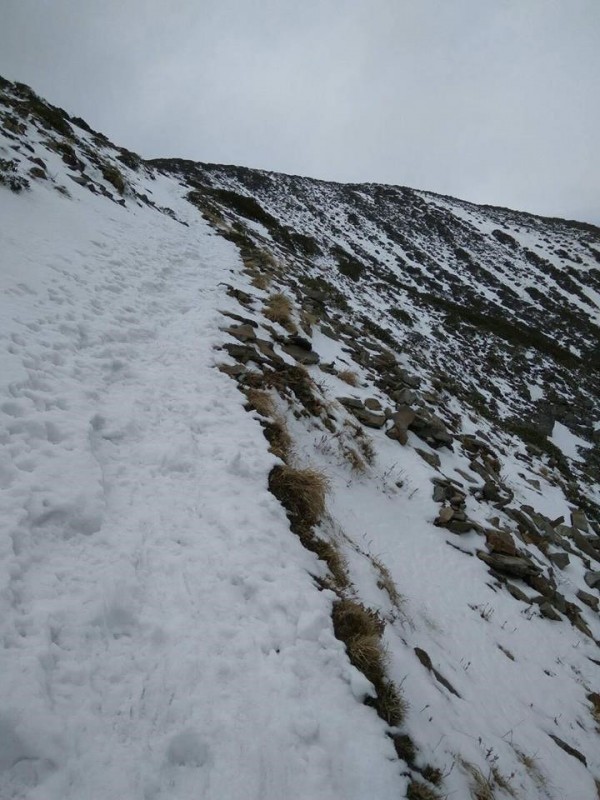 雪山步道積雪結冰未消融，登山要注意（警方提供）