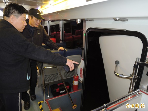 蘇姓女學生23日搭乘基隆客運，跌落車外遭輾斃。（資料照，記者林嘉東攝）