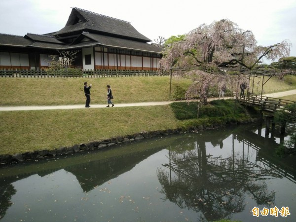 岡山後樂園已有三百一十七年歷史，庭園造景優美。（記者傅潮標攝）