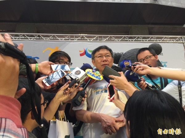 台北市長柯文哲今受訪時強調，世大運賽事期間，請民眾參觀比賽當作是去登機的維安標準。（記者沈佩瑤攝）