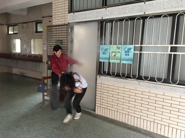 教室都是濃煙！ 原來是消防宣導 - 生活 - 自由時報電子報