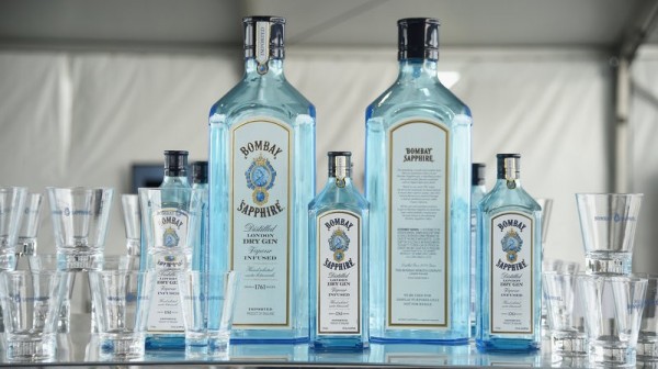 知名品牌龐貝藍鑚特級琴酒（Bombay Sapphire）日前因酒精含量超標近兩倍，被加拿大當局宣布回收。（圖擷取自npr.org）
☆飲酒過量 有害健康 禁止酒駕☆