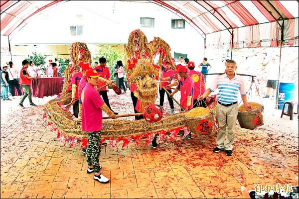 苗栗縣地方重要慶典「三義雲火龍節」，即日起至二十二日展開。
（記者蔡政珉攝）