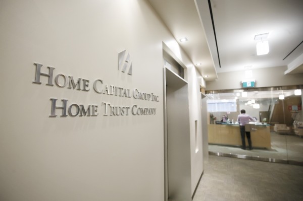 加拿大房貸機構Home Capital存款擠兌潮惡化，一週來高利息存款帳戶（HISA）存款餘額銳減一半。（彭博）