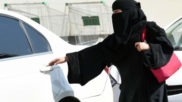 在沙烏地阿拉伯，女性不能夠開車。（圖截自The New Arab）
