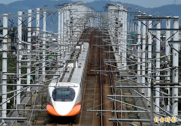 高鐵通車10年來共發生11件架空線遭異物纏繞事件。（本報資料照，與新聞事件無關）