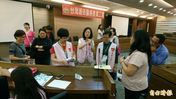 台灣護師醫療產業工會於輔英科大成立。（記者黃旭磊攝）