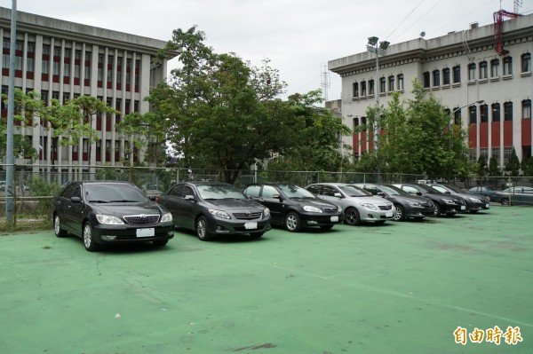 警方查扣「借屍還魂」但尚未銷贓的贓車7部。（記者詹士弘攝）