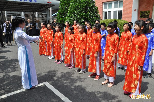 苗栗縣成功國小新住民之子有廿九人，占全校學生三成一比例，當中有廿人的母親來自越南，校方成立越南語合唱團，成為學校特色。（資料照，記者彭健禮攝）