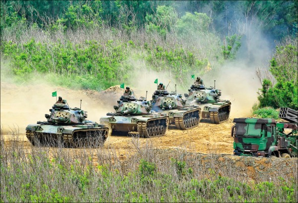 國軍漢光三十三號演習日前在澎湖舉行，軍方不僅在各社群網站密集發布訊息，短短五天內發表數十則軍演影片，卻被中國網軍盯上，肆意發酸文、搞破壞。
（資料照）