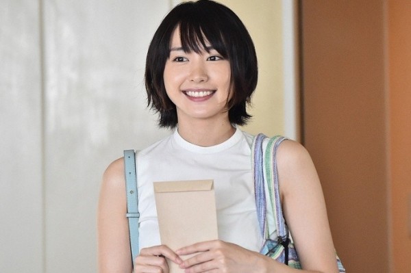 日本女星新垣結衣因主演《月薪嬌妻》被日本網友封為「國民老婆」。（翻攝自網路）