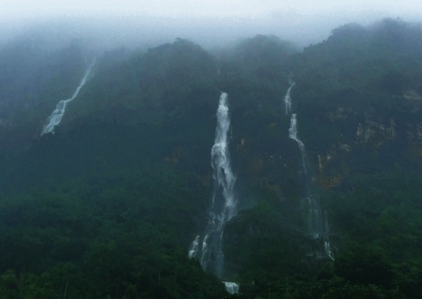 由於連續多日大量的降雨，吳德榮提醒民眾仍應保持警覺，避免到山區活動。（資料照，記者王峻祺攝）