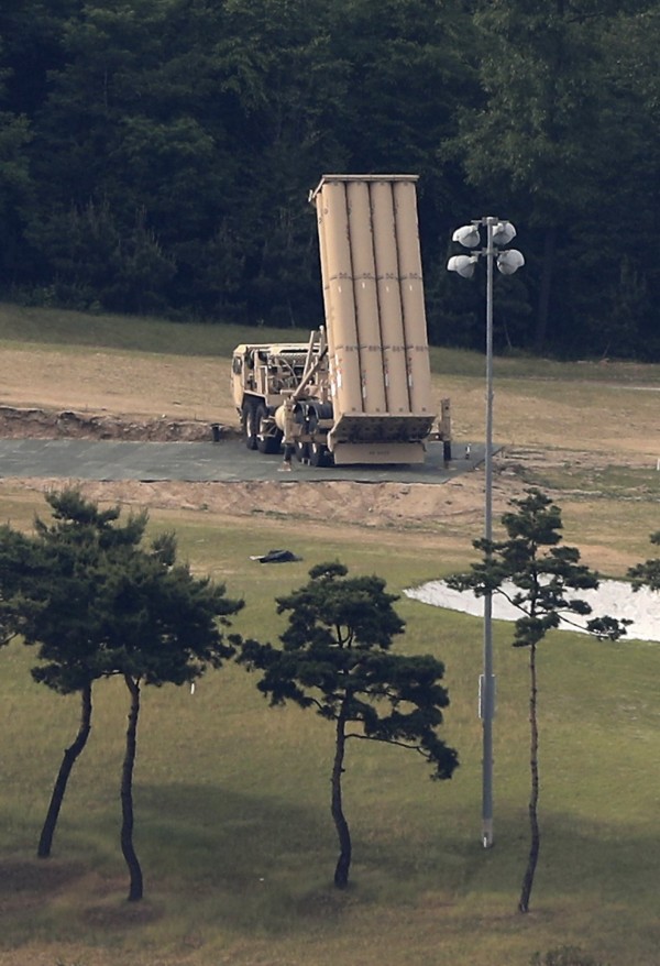 南韓總統文在寅指示國防部，重新對薩德部署地進行環評。（歐新社）
